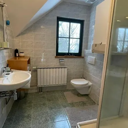 Krásny A Elegantný Dom, Kde Vás S Radosťou Očakávame Na Nezabudnuteľnú Dovolenku Plnú Krásnych Spoločných Spomienok Hočko Pohorje