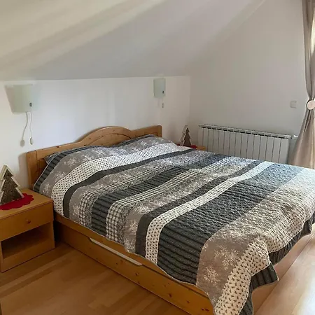 Krásny A Elegantný Dom, Kde Vás S Radosťou Očakávame Na Nezabudnuteľnú Dovolenku Plnú Krásnych Spoločných Spomienok Сasa de vacaciones Hočko Pohorje